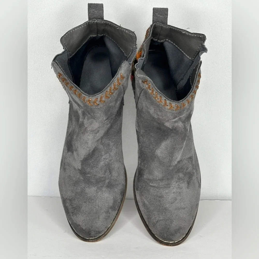 Tiara Topa-5 Gray Faux Suede Embroidered Ankle Booties Boho‎ Chic Sz 6.5 - Picture 5 of 9